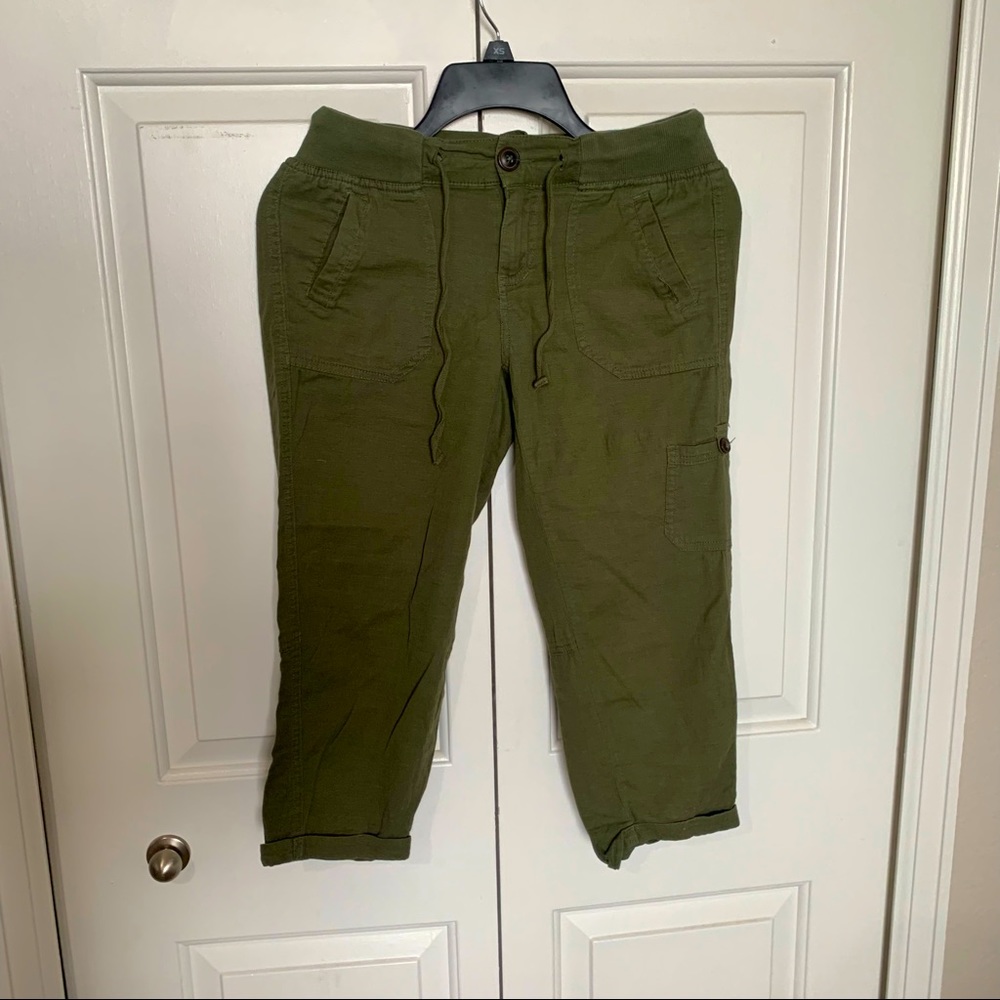 SO cropped green capris | XS | worn, good condition